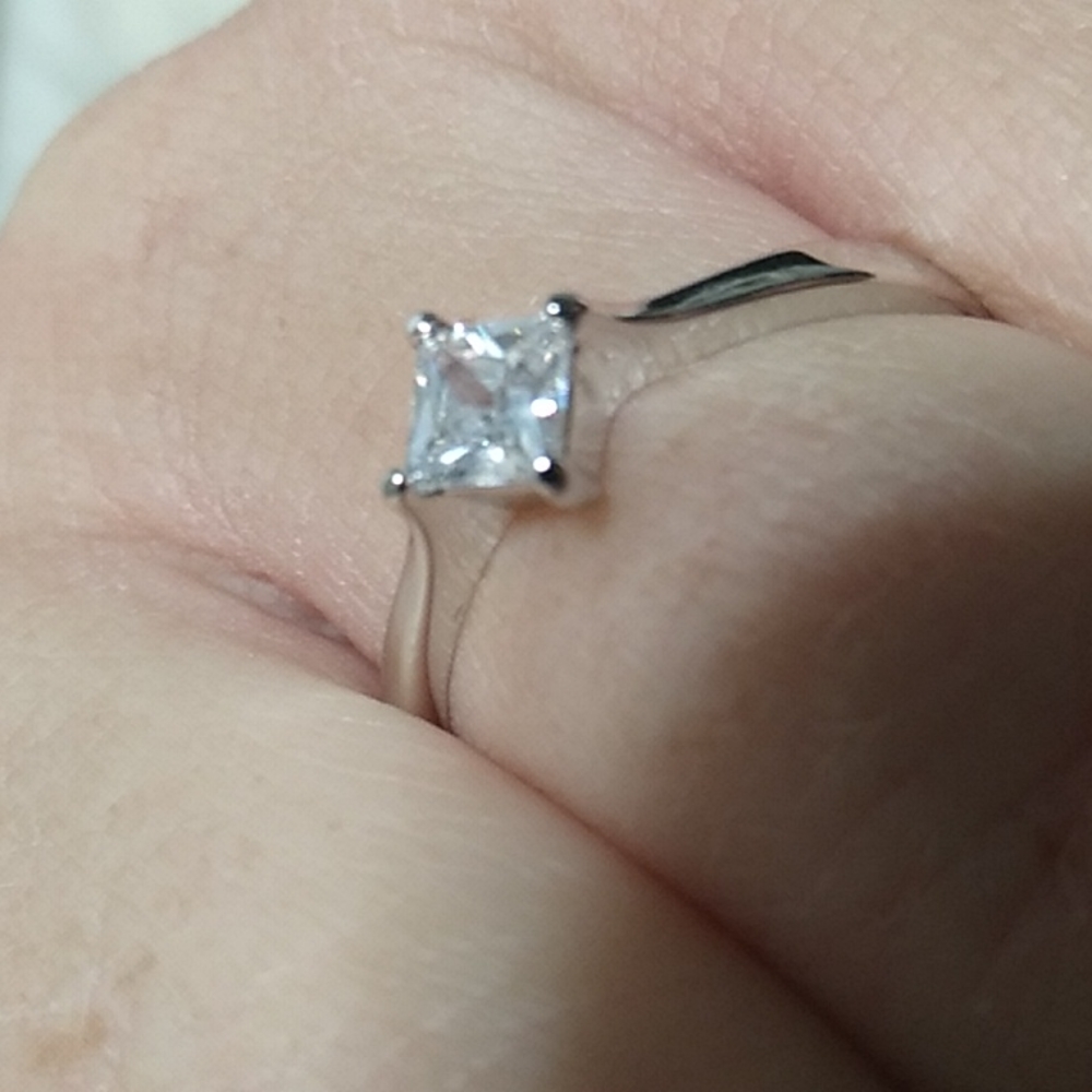FINAL SALE! Gorgeous 925 Stamped CZ Diamond Ring Sz.8 Never Wore - Picture 3 of 11
